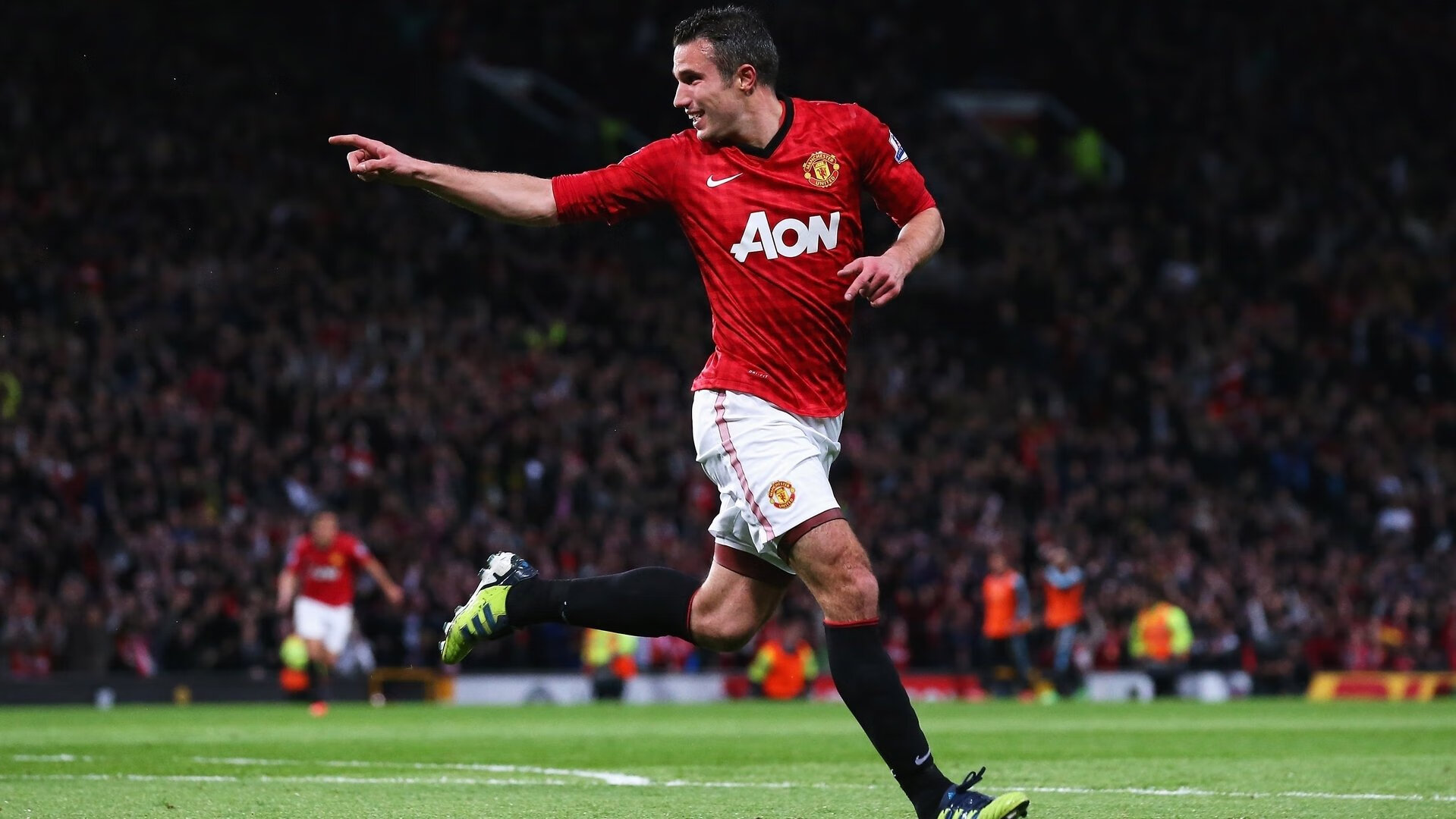 诺坎普的星图与安联的雪，莱万，在欧冠半决赛的引力中心